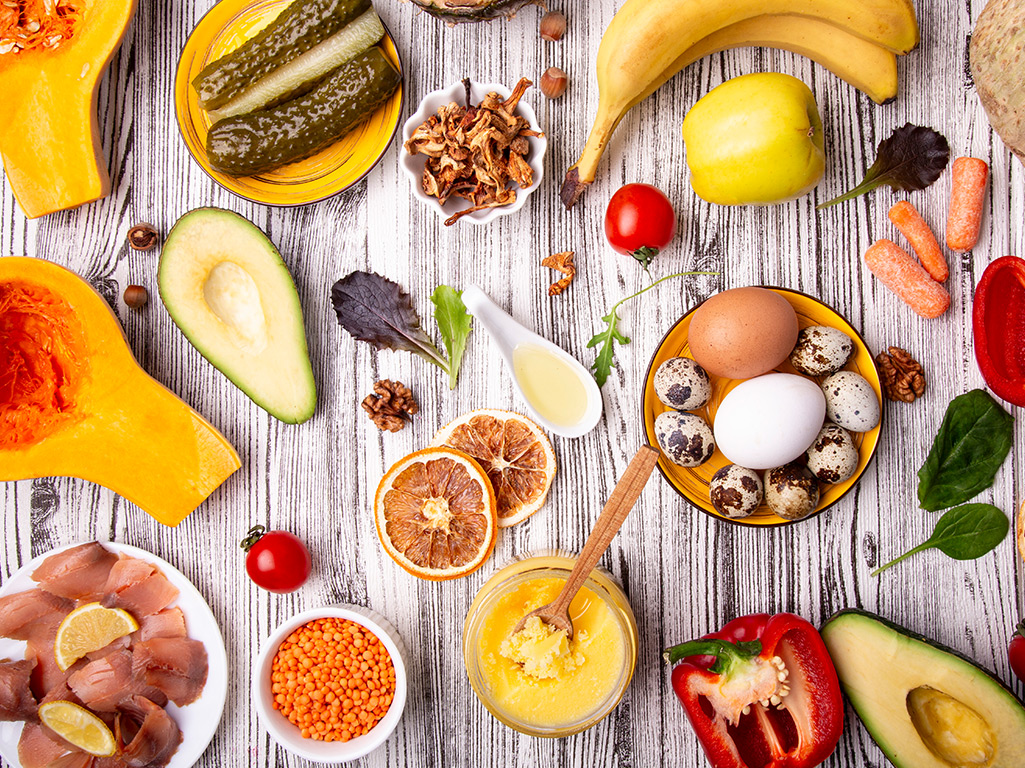 ¿Qué alimentos debo consumir diariamente?